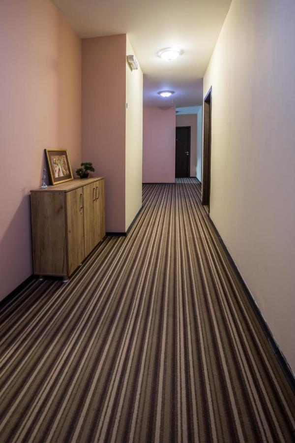Hanovete Hotel Pliska Esterno foto