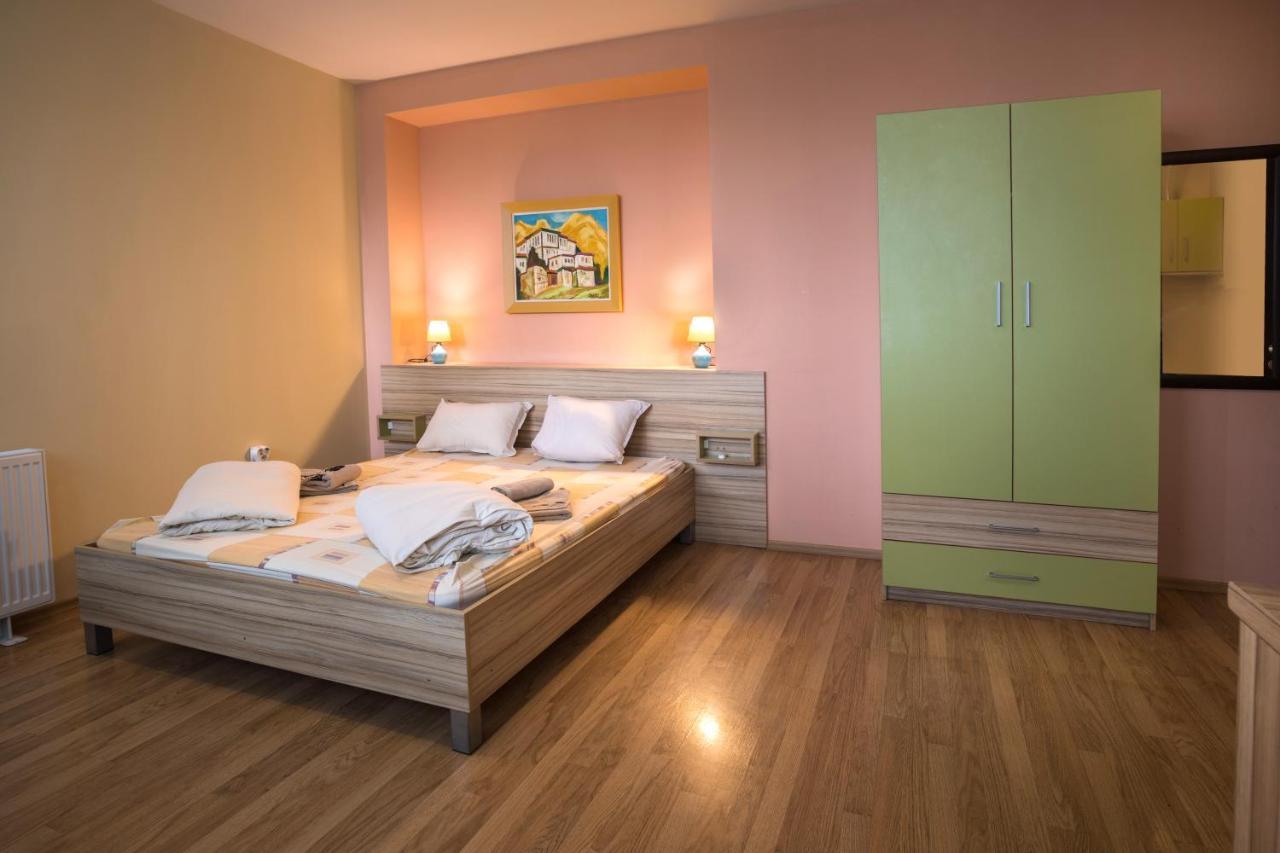 Hanovete Hotel Pliska Esterno foto