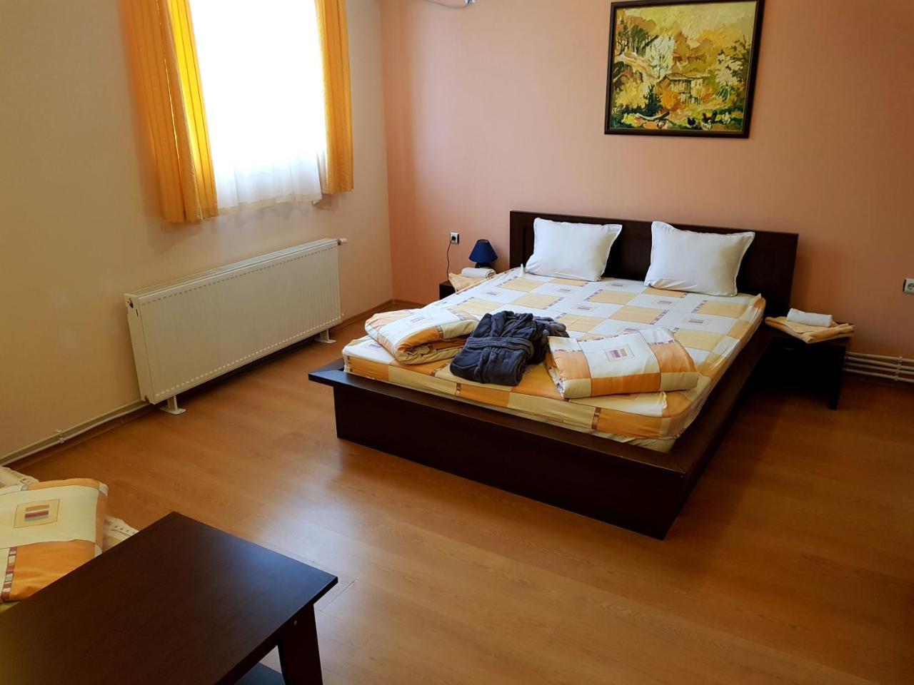 Hanovete Hotel Pliska Esterno foto