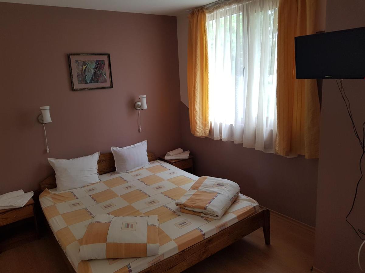 Hanovete Hotel Pliska Esterno foto
